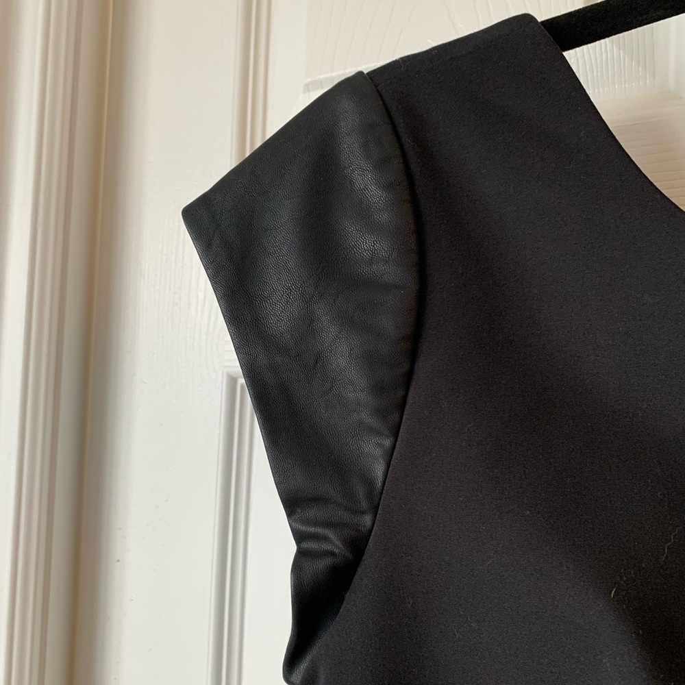 LBD - Picture 3 of 5